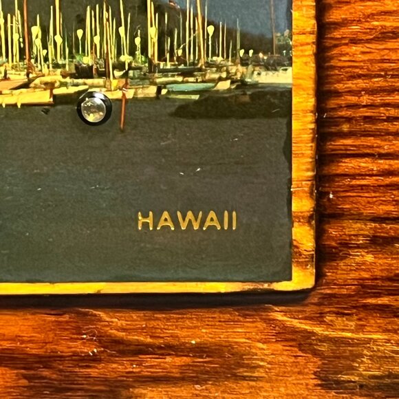 Vintage Lacquered Wood Hawaii Marina Battery Operated Analog Wall Clock 9 x 11" - Picture 3 of 4